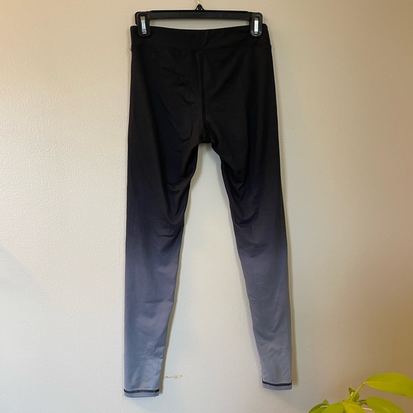 Champion | Black/Gray Ombré Leggings | Size Small - Picture 9 of 9